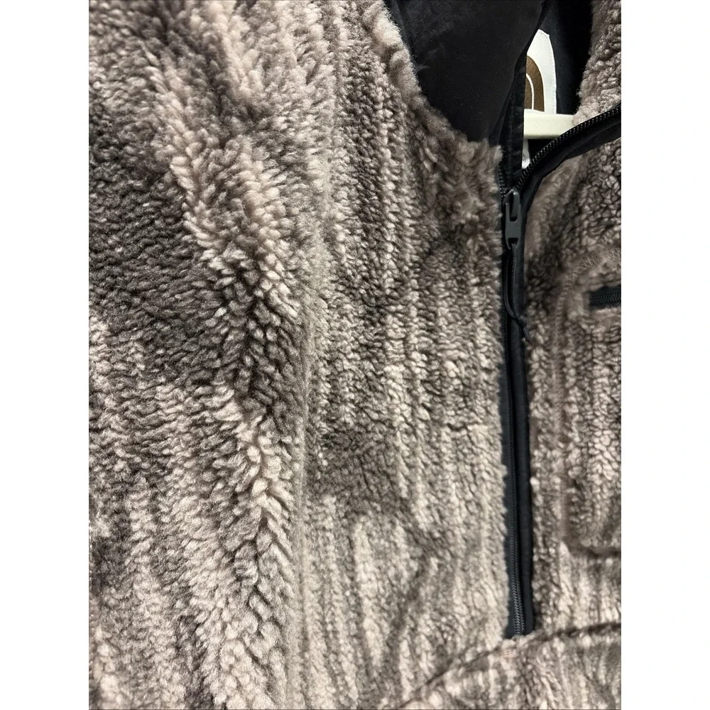 NWT The North Face Long sleeve Extreme Pile 1/2 Zip Fleece Pullover Fawn Grey L